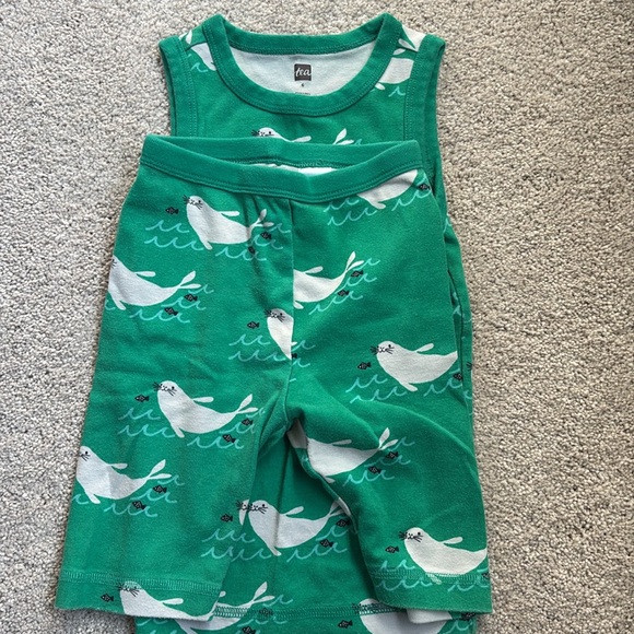 EUC Tea Collection Pajamas, size 6 - Picture 3 of 4